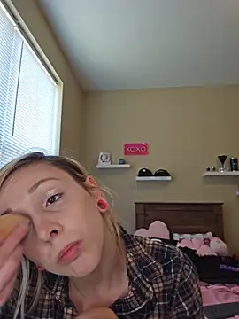 AmethystFoxx online show from 06.06.26