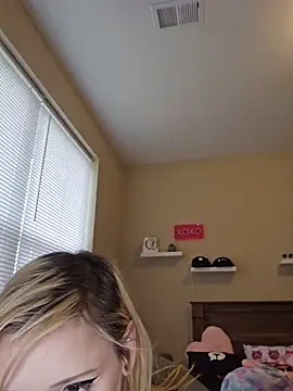 AmethystFoxx online show from 06.17.26