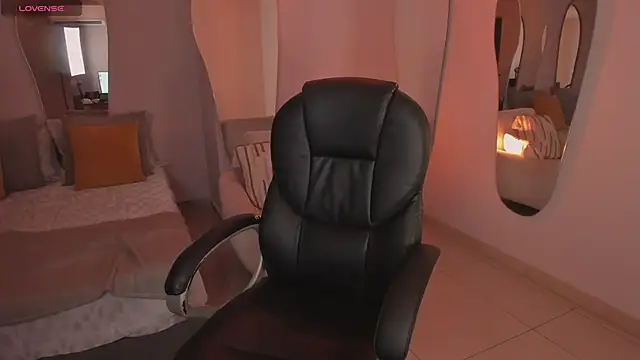 NaomiSainz online show from 02.02.25