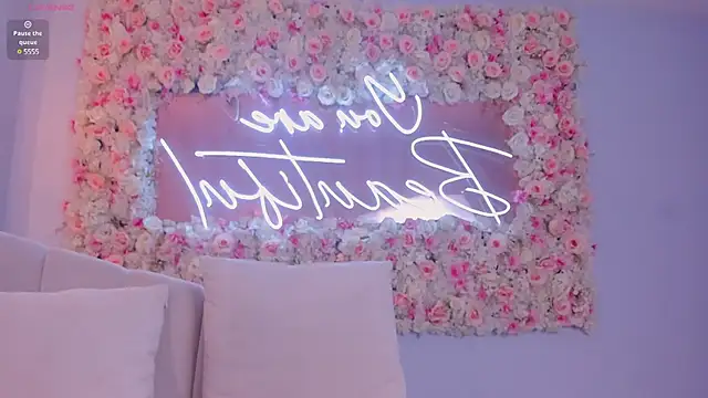 NaomiSainz online show from 02.18.25