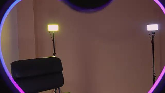 NaomiSainz online show from 03.11.25