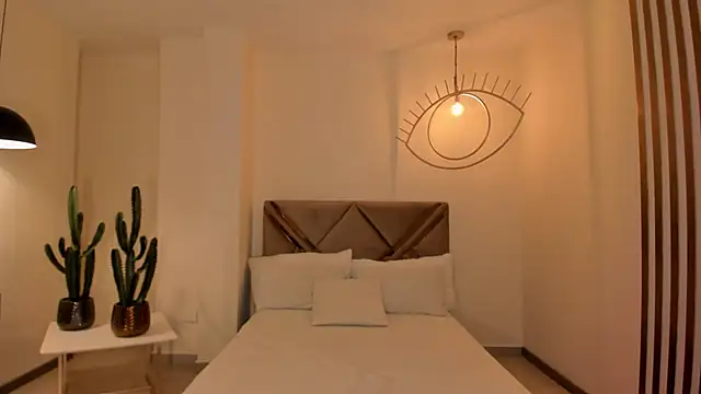 NaomiSainz online show from 03.16.25