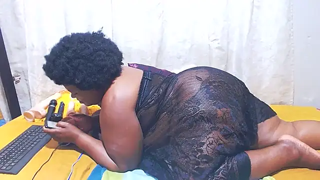 Snapshot of MatureBootyBabe4Uxx chatting on 02.26.26 MatureBootyBabe4Uxx online show from 02.26.26