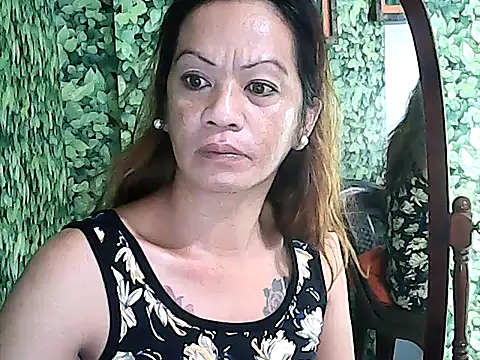 Snapshot of yummy_21xxx chatting on 11.09.25 yummy 21xxx online show from 11.09.25