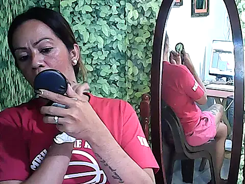 Snapshot of yummy_21xxx chatting on 11.20.25 yummy 21xxx online show from 11.20.25