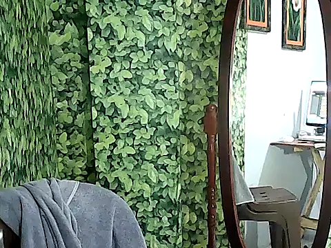 Snapshot of yummy_21xxx chatting on 11.30.25 yummy 21xxx online show from 11.30.25