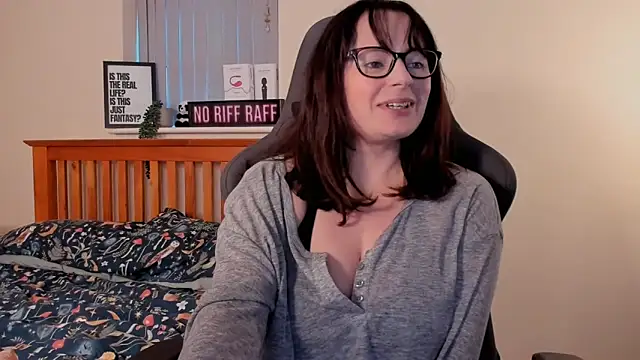 LucieWinters UK online show from 01.06.25