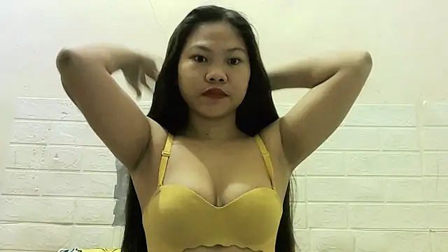 Snapshot of wildestsweetie chatting on 02.27.26 wildestsweetie online show from 02.27.26