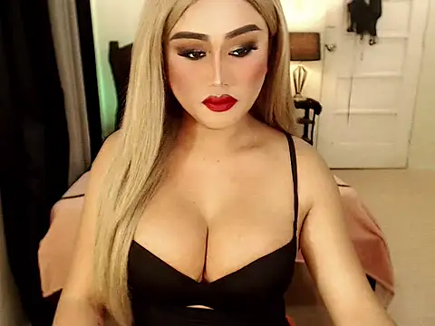 MISTRESS OF EVILCUMxx online show from 03.10.25