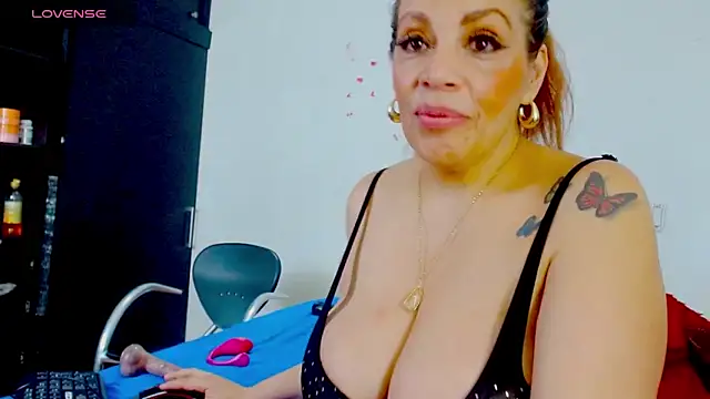 Snapshot of mussa_hott chatting on 02.25.25 mussa hott online show from 02.25.25