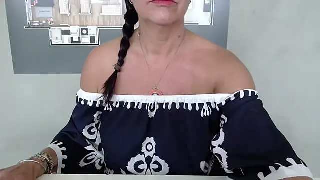 Linda1975 online show from 07.30.26