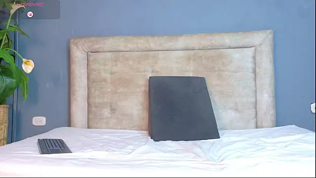 nicol snow online show from 04.27.26