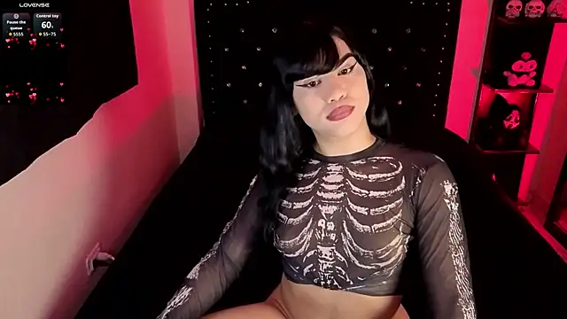 My vampire Mia online show from 04.28.26