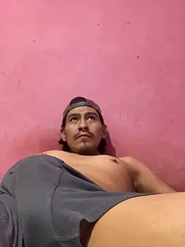 Snapshot of duggan12 chatting on 09.25.25 duggan12 online show from 09.25.25