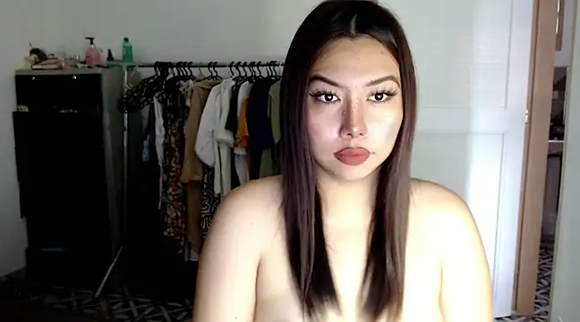 Snapshot of urqueendominant chatting on 02.08.25 urqueendominant online show from 02.08.25