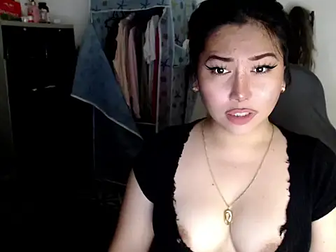 Snapshot of urqueendominant chatting on 09.15.25 urqueendominant online show from 09.15.25