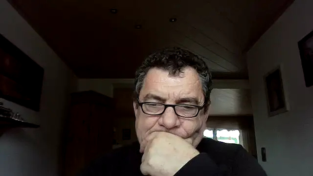 Snapshot of Nobbie444 chatting on 11.13.25 Nobbie444 online show from 11.13.25