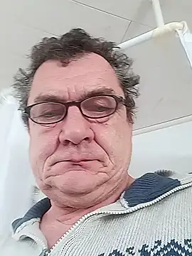 Snapshot of Nobbie444 chatting on 12.16.25 Nobbie444 online show from 12.16.25