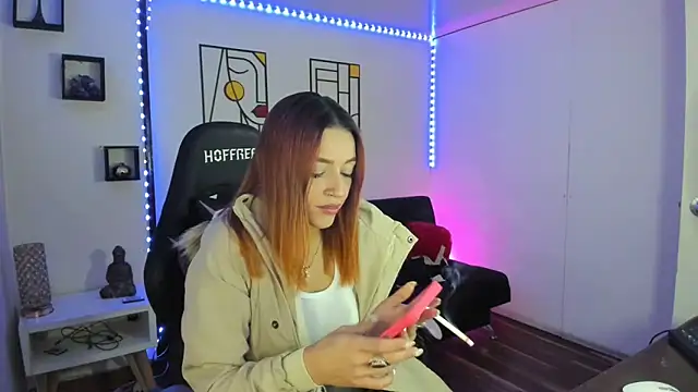 Snapshot of kay_marie chatting on 12.15.24 kay marie online show from 12.15.24