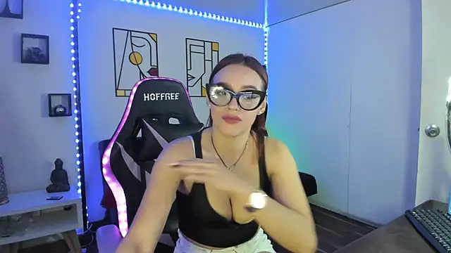 Snapshot of kay_marie chatting on 01.13.25 kay marie online show from 01.13.25