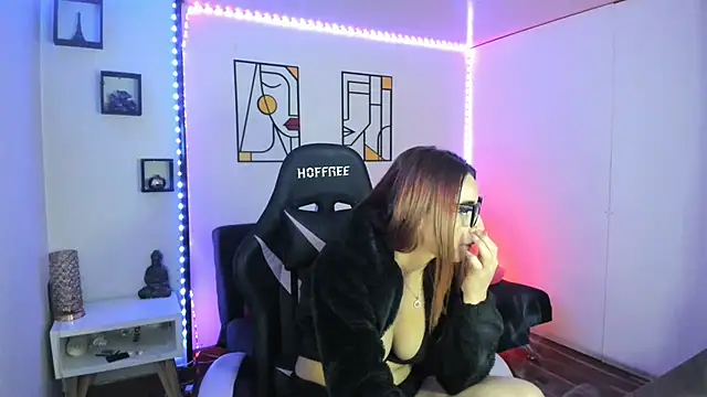 Snapshot of kay_marie chatting on 01.30.25 kay marie online show from 01.30.25