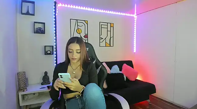 Snapshot of kay_marie chatting on 02.06.25 kay marie online show from 02.06.25