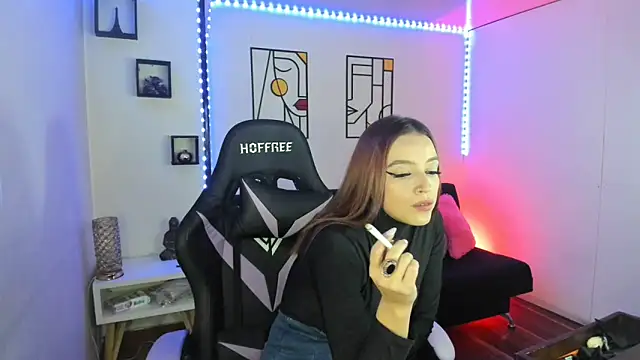 Snapshot of kay_marie chatting on 02.14.25 kay marie online show from 02.14.25