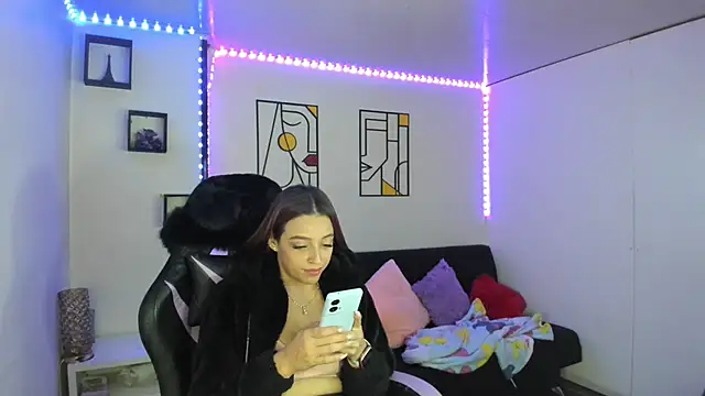 Snapshot of kay_marie chatting on 02.20.25 kay marie online show from 02.20.25