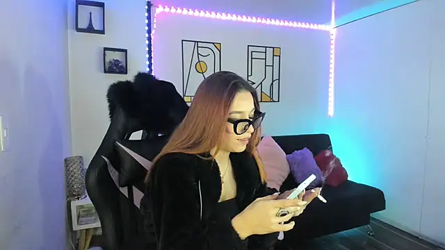 Snapshot of kay_marie chatting on 02.23.25 kay marie online show from 02.23.25