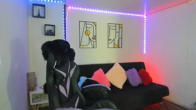 Snapshot of kay_marie chatting on 02.23.25 kay marie online show from 02.23.25