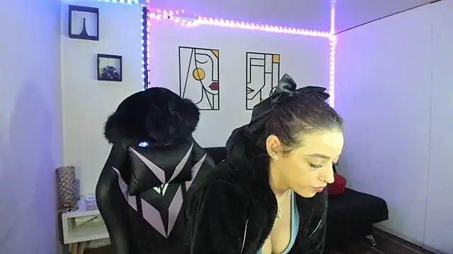 Snapshot of kay_marie chatting on 02.25.25 kay marie online show from 02.25.25