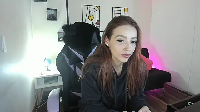 Snapshot of kay_marie chatting on 09.30.25 kay marie online show from 09.30.25