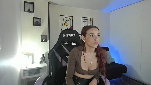 Snapshot of kay_marie chatting on 10.05.25 kay marie online show from 10.05.25