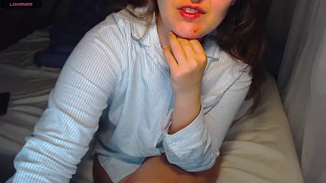 Snapshot of LoraPreston chatting on 01.21.25 LoraPreston online show from 01.21.25