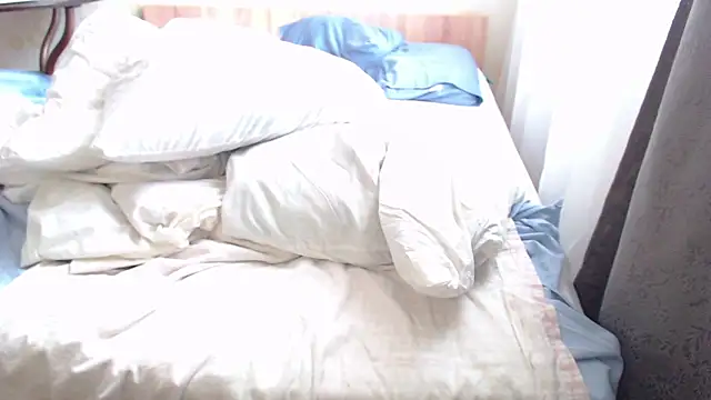 Snapshot of LoraPreston chatting on 03.20.25 LoraPreston online show from 03.20.25