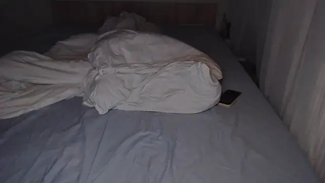 Snapshot of LoraPreston chatting on 11.08.25 LoraPreston online show from 11.08.25