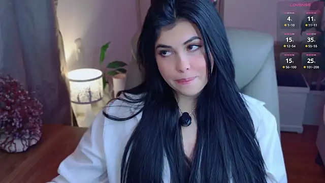 Snapshot of Alyaa_s chatting on 05.07.26 Alyaa s online show from 05.07.26