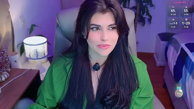 Snapshot of Alyaa_s chatting on 06.05.26 Alyaa s online show from 06.05.26