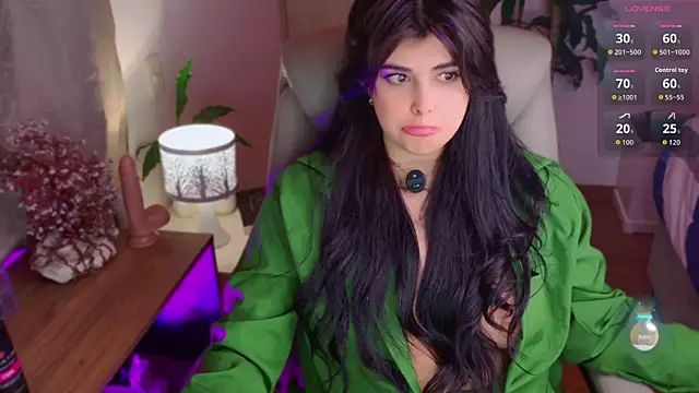 Snapshot of Alyaa_s chatting on 06.05.26 Alyaa s online show from 06.05.26