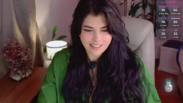 Snapshot of Alyaa_s chatting on 06.08.26 Alyaa s online show from 06.08.26