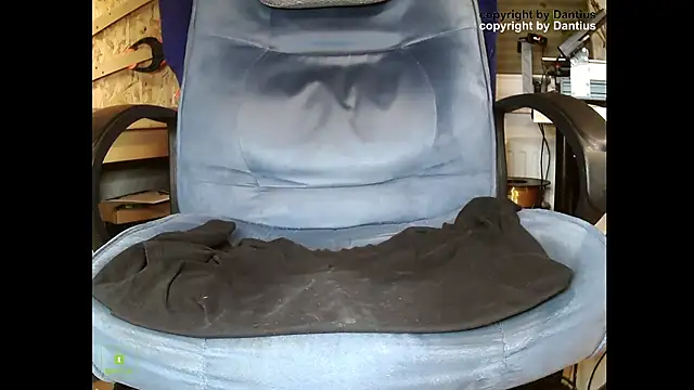 Snapshot of Dantius22 chatting on 01.10.25 Dantius22 online show from 01.10.25