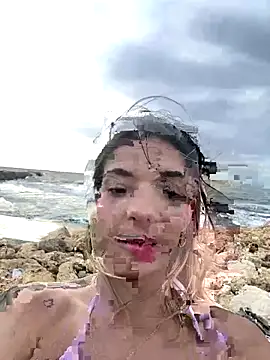 Snapshot of Sarita-candy chatting on 10.23.25 Sarita-candy online show from 10.23.25
