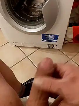 Snapshot of 74bob chatting on 12.26.24 74bob online show from 12.26.24