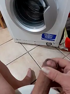 Snapshot of 74bob chatting on 02.25.25 74bob online show from 02.25.25