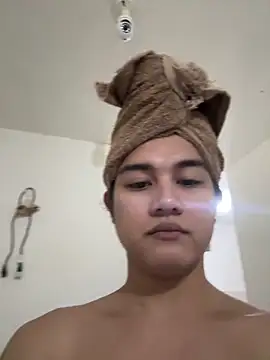 Snapshot of MarieLoveGlamorous chatting on 02.26.25 MarieLoveGlamorous online show from 02.26.25