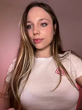 Snapshot of Sara_Browney chatting on 02.04.25 Sara Browney online show from 02.04.25