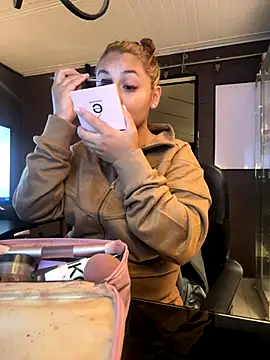 Snapshot of Emiily_W chatting on 01.07.26 Emiily W online show from 01.07.26