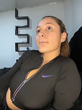 Snapshot of Emiily_W chatting on 03.04.26 Emiily W online show from 03.04.26