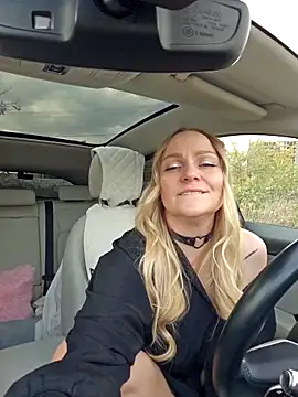 Snapshot of Bondgirl_013 chatting on 10.23.25 Bondgirl 013 online show from 10.23.25