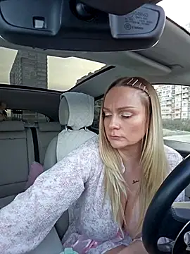 Snapshot of Bondgirl_013 chatting on 11.20.25 Bondgirl 013 online show from 11.20.25